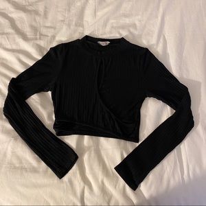 Black long sleeve crop top